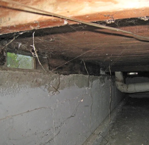 Crawl Space Water Extraction in Saugus, MA